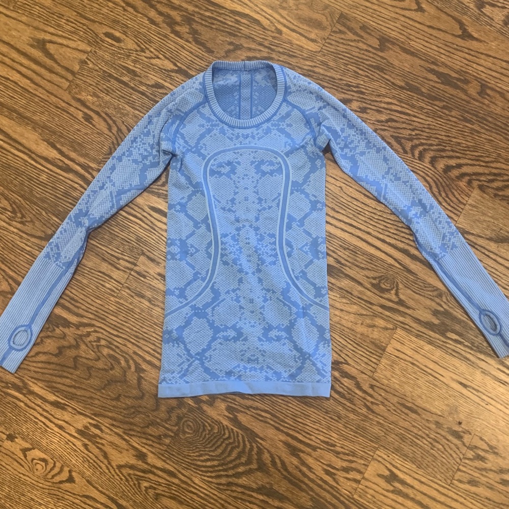 Lululemon long sleeve snakeskin running shirt
